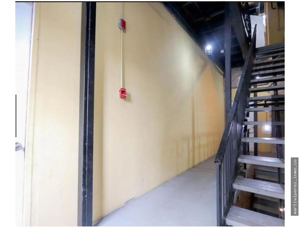 VENTA DE EDIFICIO EN AVENIDA B PARA INVERSION