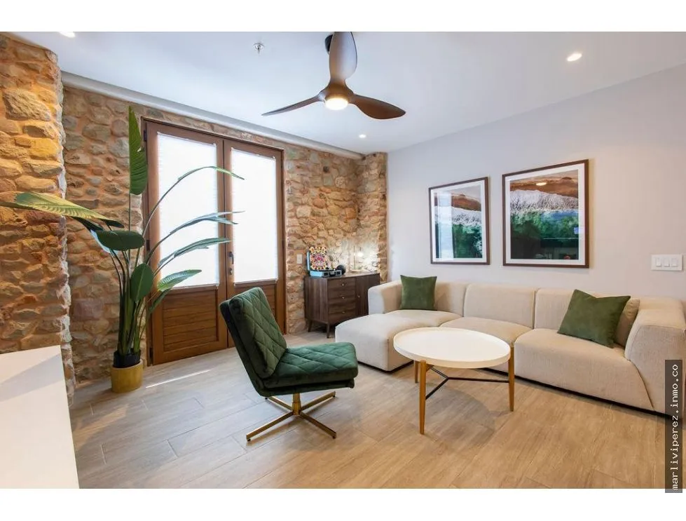 SALE OF FURNISHED APARTMENT IN CASCO VIEJO