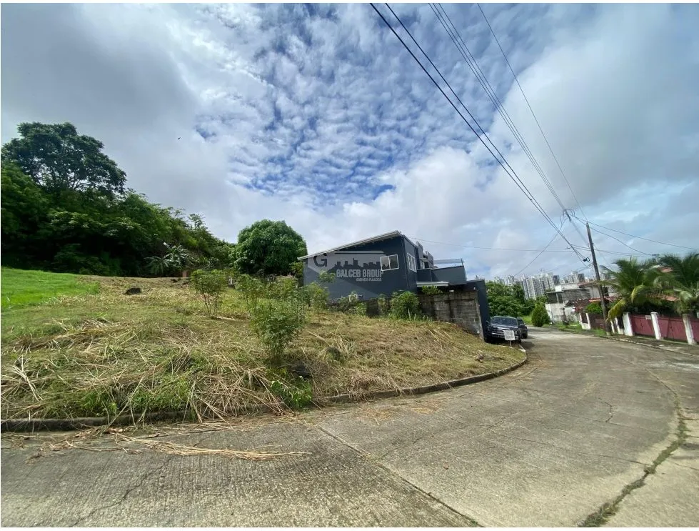 Building Lot for sale in Altos de Santa Maria