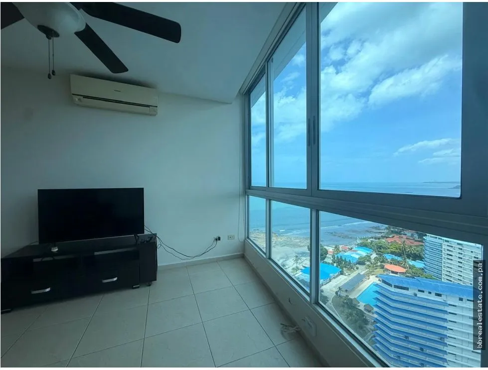 Apartment for Sale in Coronado Bay, Playa Coronado