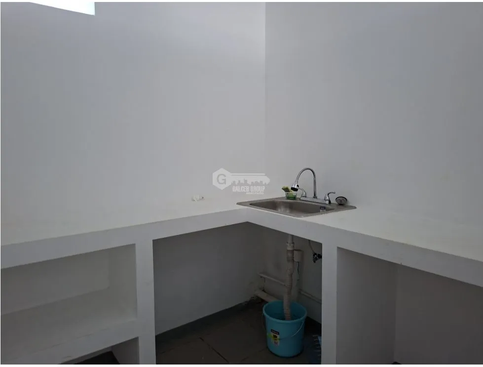 SE ALQUILA LOCAL COMERCIAL LOS ANDES 207M DIVISIONES PLANTA ALTA