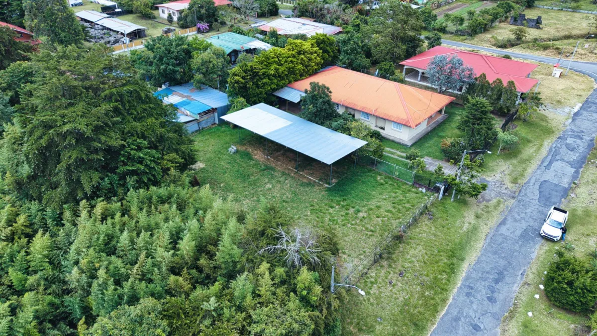 Terreno Estratégico en el Centro de Volcán