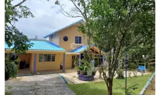 CERRO AZUL / FORTIN / 2627M / 3 LEVELS / 3 BEDROOMS / VACANT / 5 PARKING SPACES