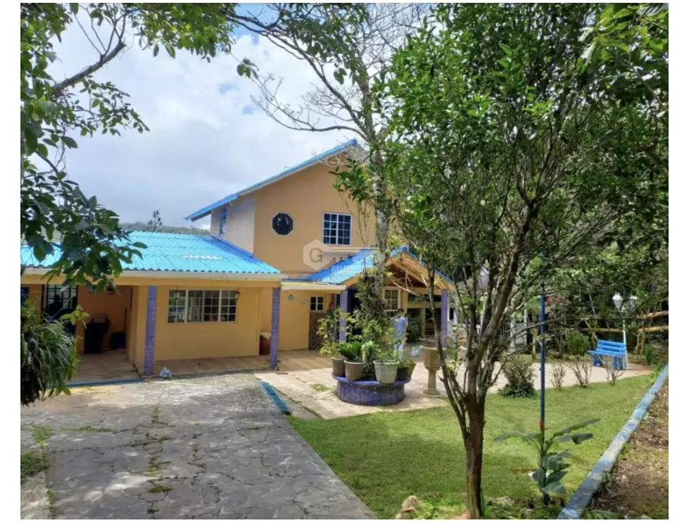 CERRO AZUL / FORTIN / 2627M / 3 LEVELS / 3 BEDROOMS / VACANT / 5 PARKING SPACES