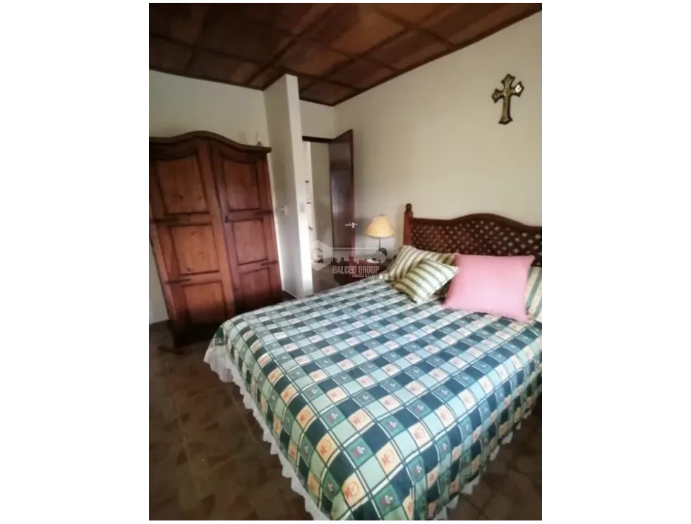 CERRO AZUL / FORTIN / 2627M / 3 LEVELS / 3 BEDROOMS / VACANT / 5 PARKING SPACES