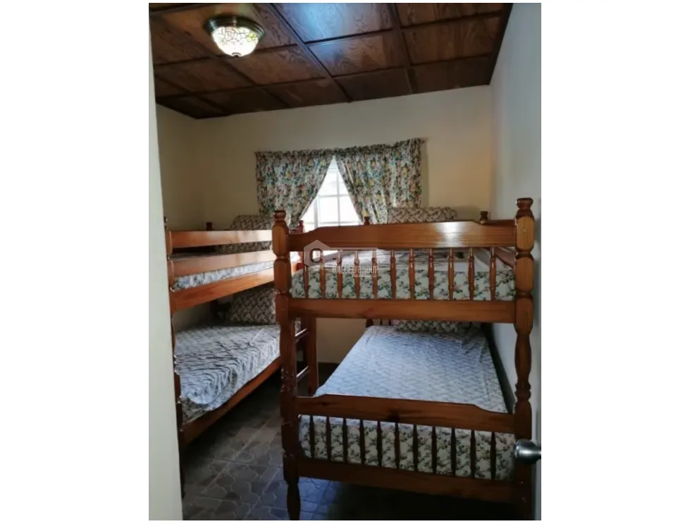 CERRO AZUL / FORTIN / 2627M / 3 LEVELS / 3 BEDROOMS / VACANT / 5 PARKING SPACES