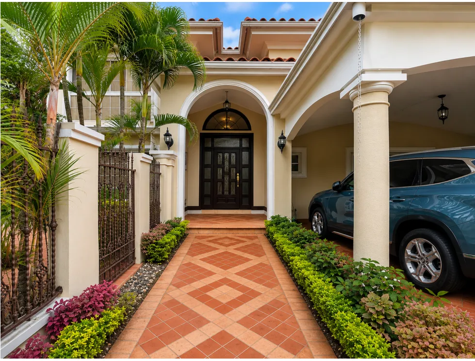 ALQUILER CASA COSTA DEL ESTE CON TERRAZA COSTA AZUL MLD