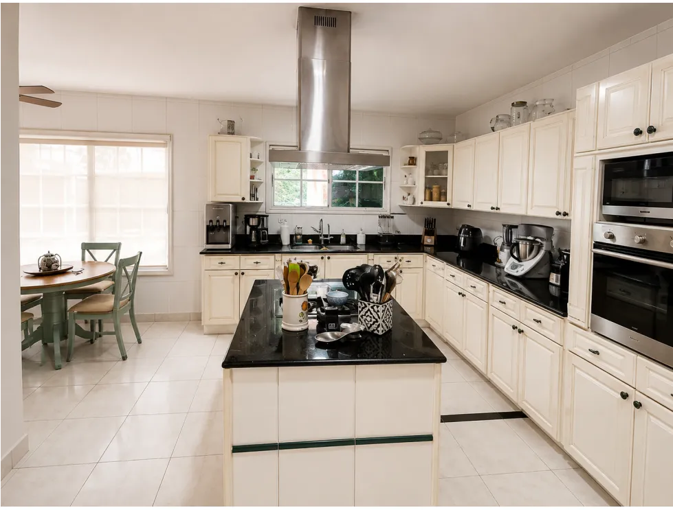 ALQUILER CASA COSTA DEL ESTE CON TERRAZA COSTA AZUL MLD
