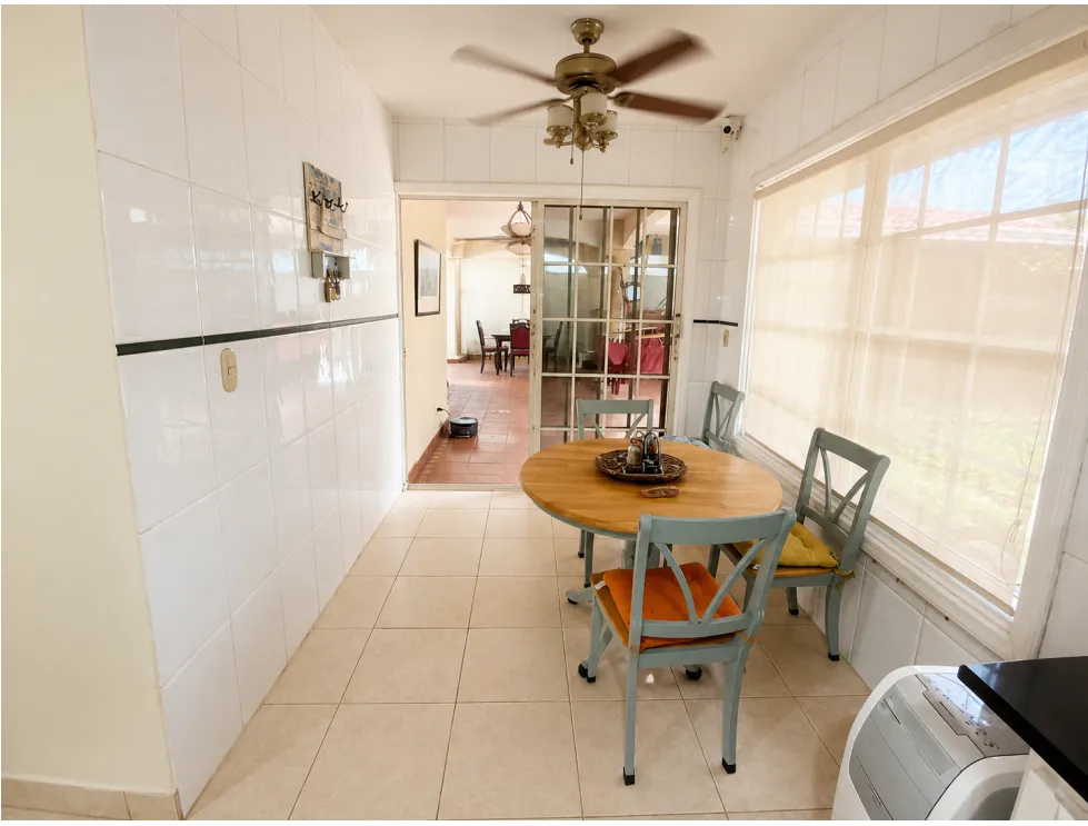 ALQUILER CASA COSTA DEL ESTE CON TERRAZA COSTA AZUL MLD