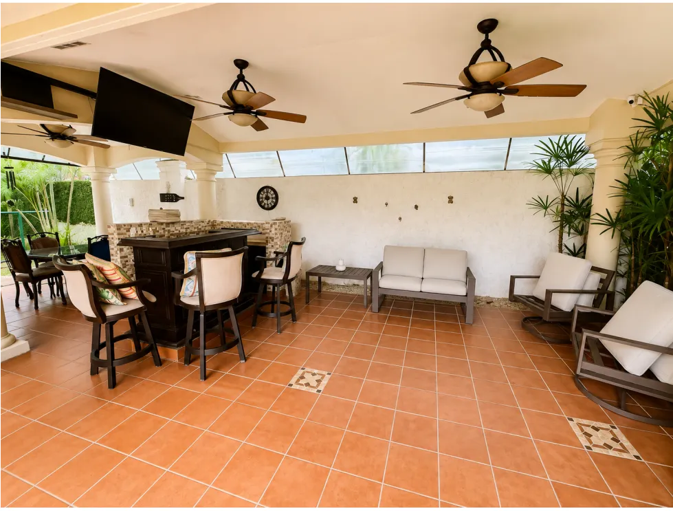 ALQUILER CASA COSTA DEL ESTE CON TERRAZA COSTA AZUL MLD