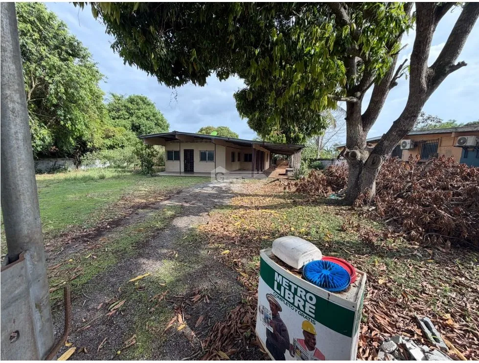Commercial House for Rent in Chorrera, 1200 m² Near the Market
