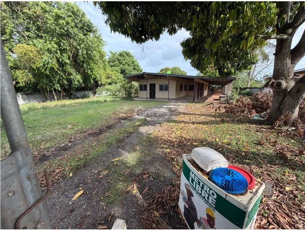 Commercial Property for Sale in Chorrera - 1200 M² Near the Market