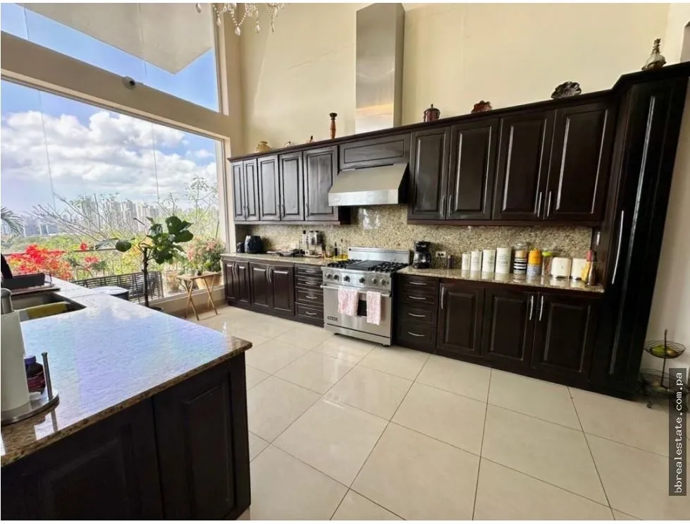 Venta de casa en Altos de Santa María