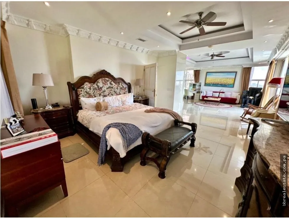 Venta de casa en Altos de Santa María