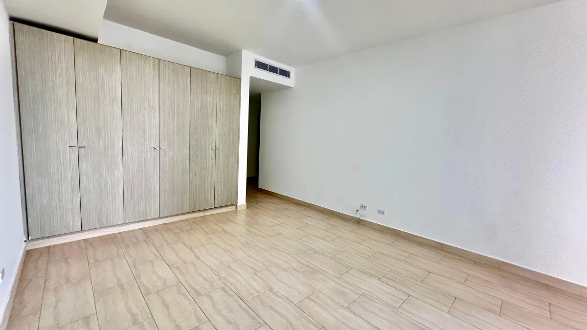 Investment Opportunity in Grand Tower Punta Pacifica: 288 m² Oceanfront Apartment with Tenant - $750,000