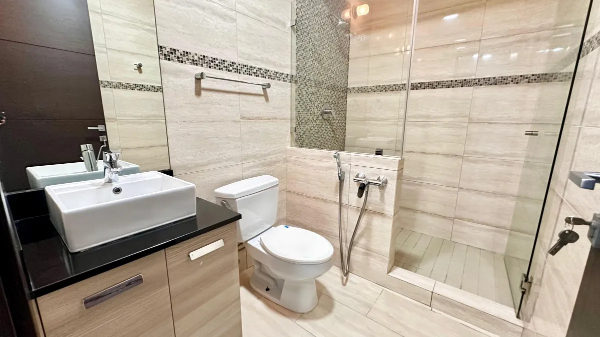 Investment Opportunity in Grand Tower Punta Pacifica: 288 m² Oceanfront Apartment with Tenant - $750,000