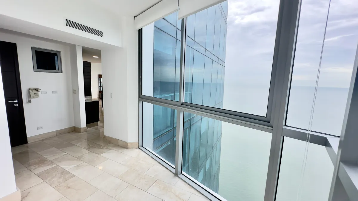Investment Opportunity in Grand Tower Punta Pacifica: 288 m² Oceanfront Apartment with Tenant - $750,000