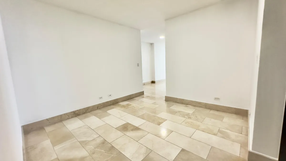 Investment Opportunity in Grand Tower Punta Pacifica: 288 m² Oceanfront Apartment with Tenant - $750,000