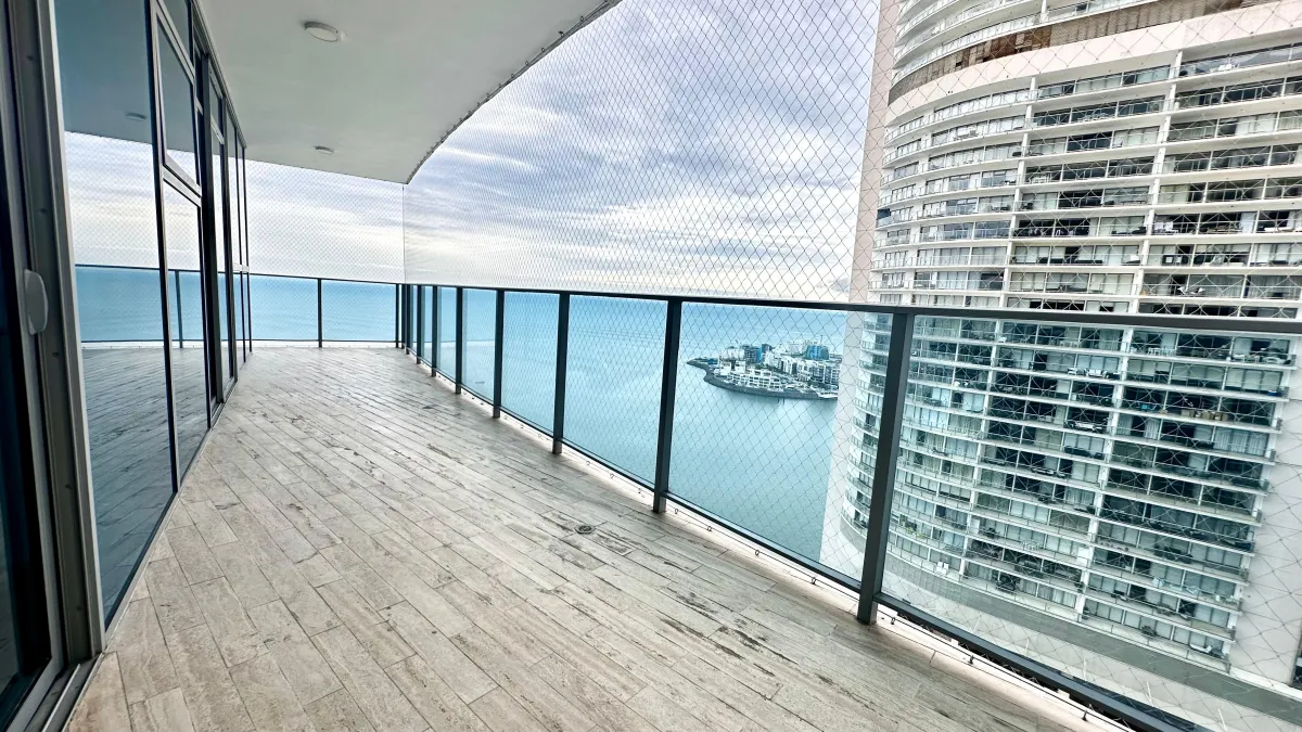 Investment Opportunity in Grand Tower Punta Pacifica: 288 m² Oceanfront Apartment with Tenant - $750,000