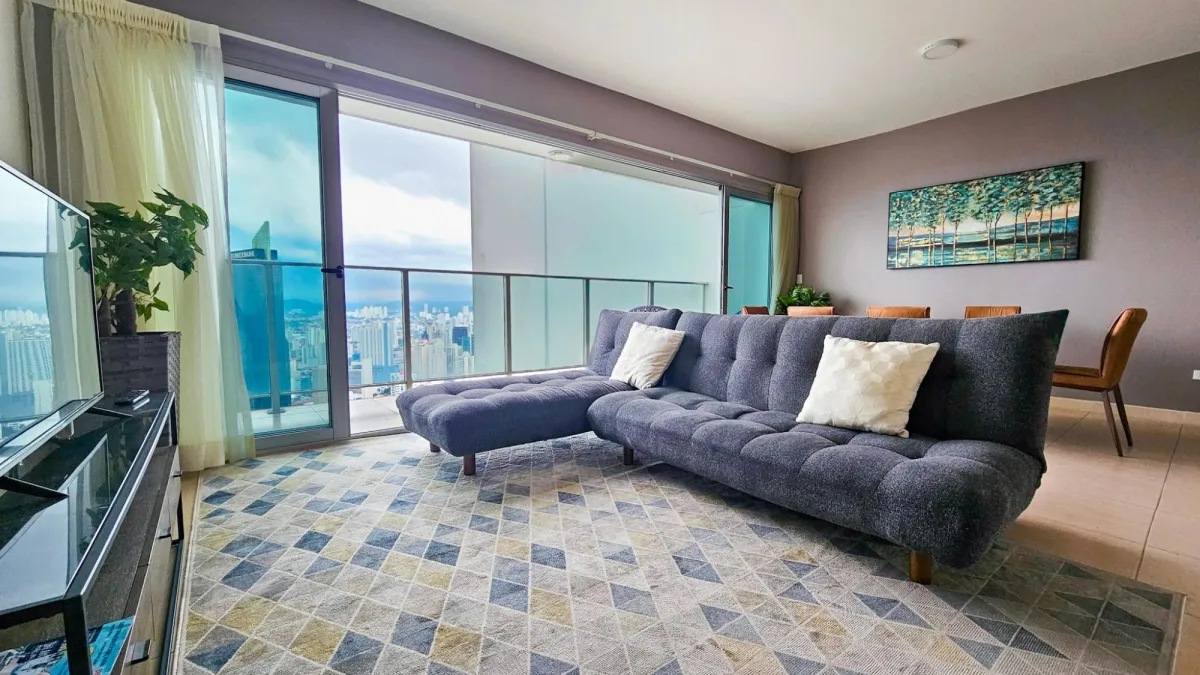 FURNISHED APT - HIGH FLOOR ON AV BALBOA - 109 M2
