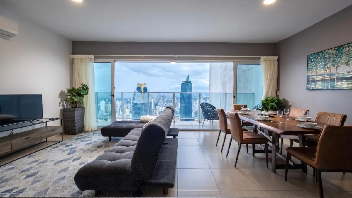 FURNISHED APT - HIGH FLOOR ON AV BALBOA - 109 M2