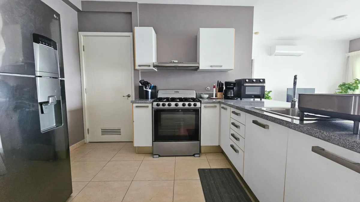 FURNISHED APT - HIGH FLOOR ON AV BALBOA - 109 M2