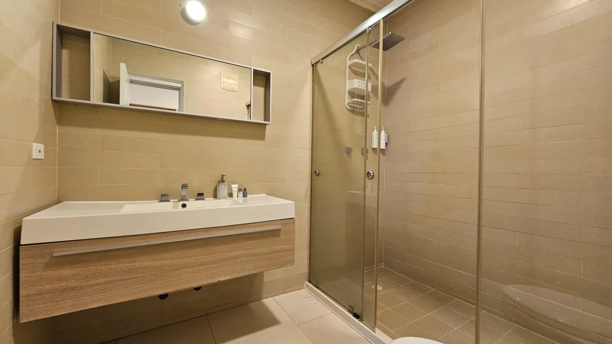 FURNISHED APT - HIGH FLOOR ON AV BALBOA - 109 M2