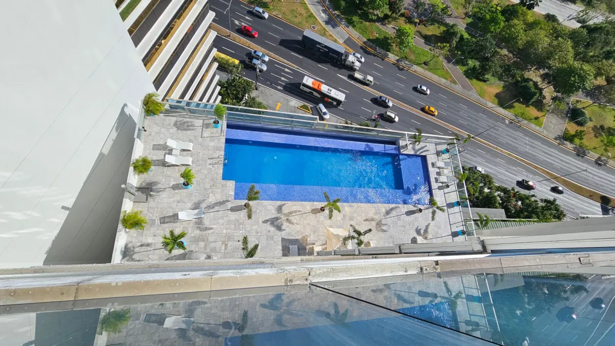 FURNISHED APT - HIGH FLOOR ON AV BALBOA - 109 M2