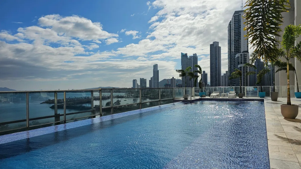 FURNISHED APT - HIGH FLOOR ON AV BALBOA - 109 M2