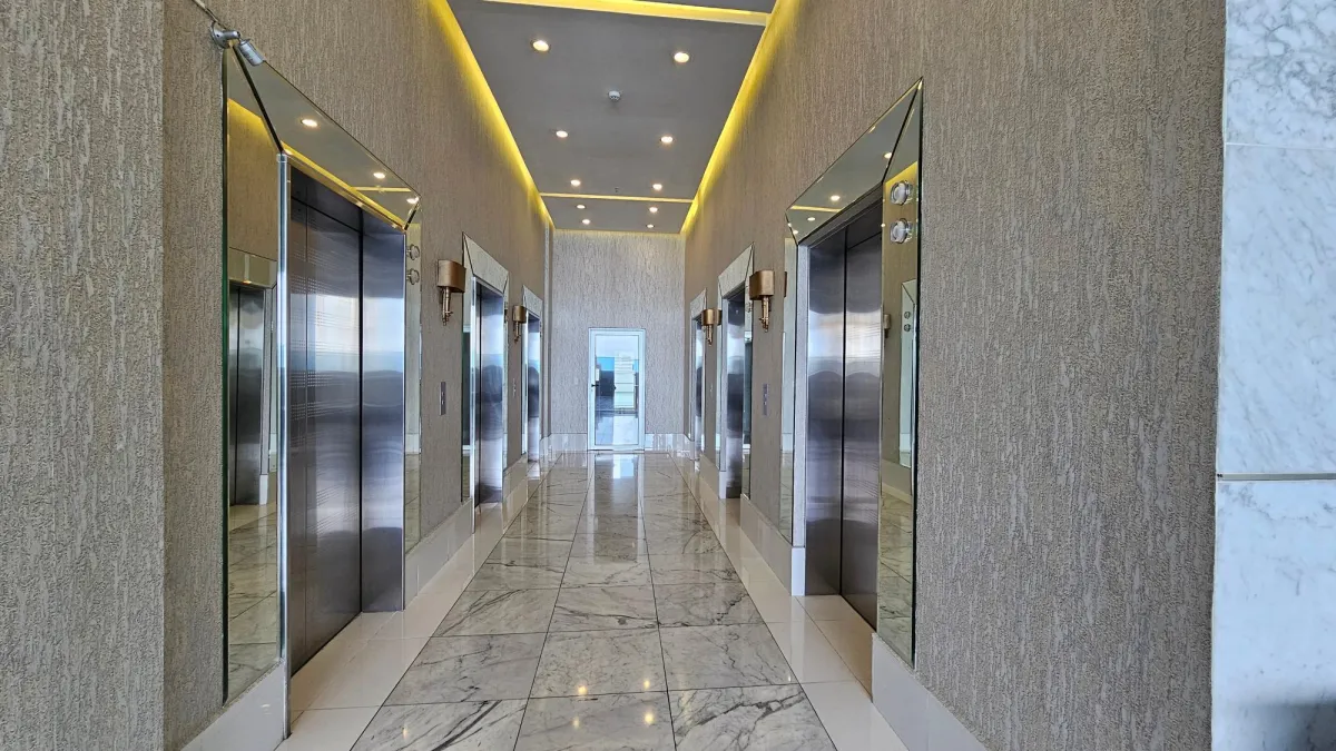 FURNISHED APT - HIGH FLOOR ON AV BALBOA - 109 M2