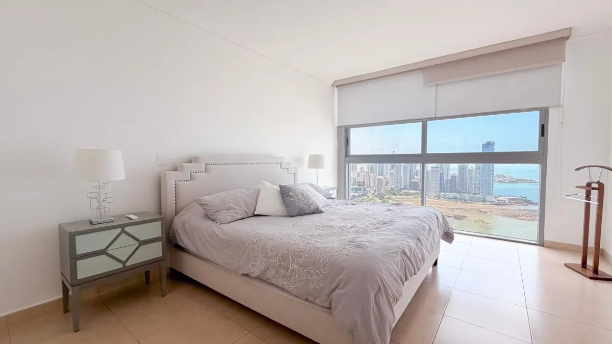APT AMOBLADO PISO ALTO - WHITE TOWER - 121 M2