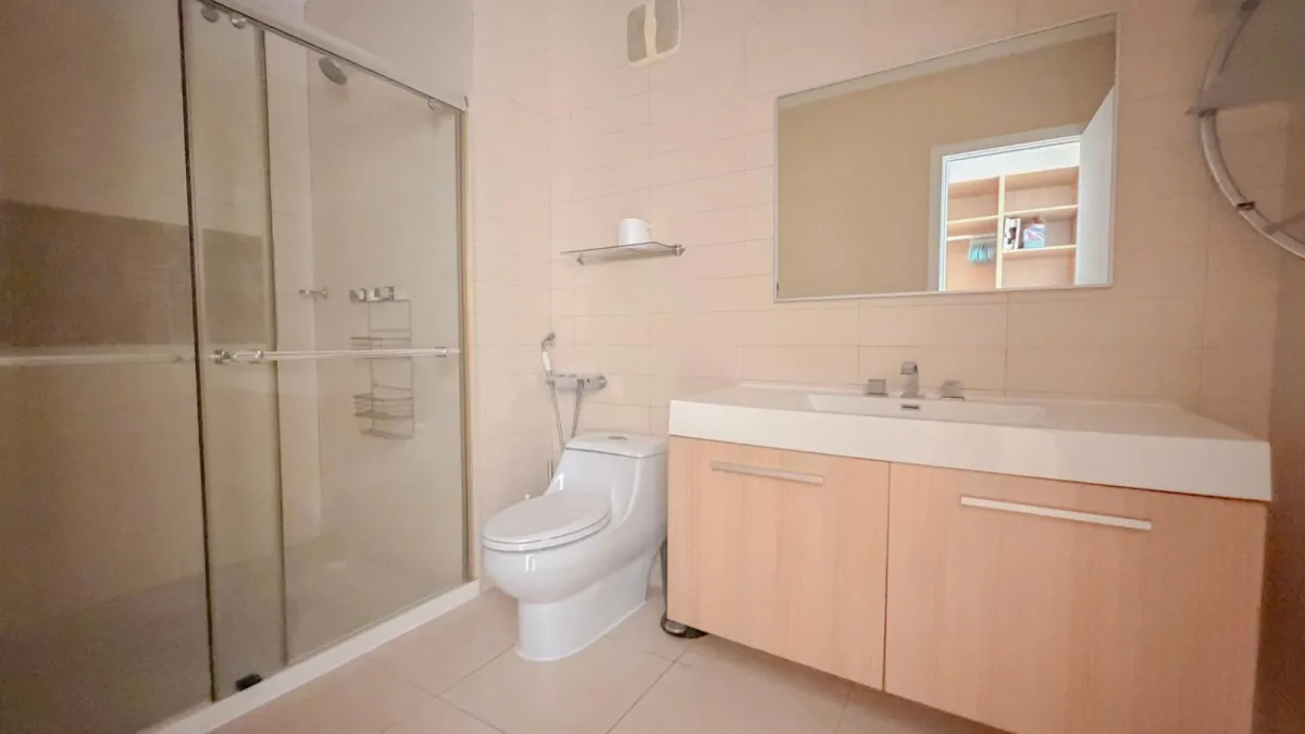 APT AMOBLADO PISO ALTO - WHITE TOWER - 121 M2