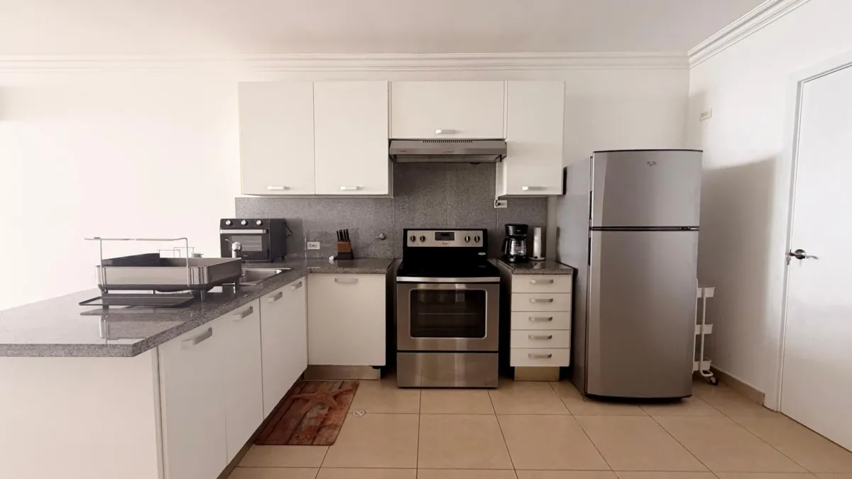 APT AMOBLADO PISO ALTO - WHITE TOWER - 121 M2