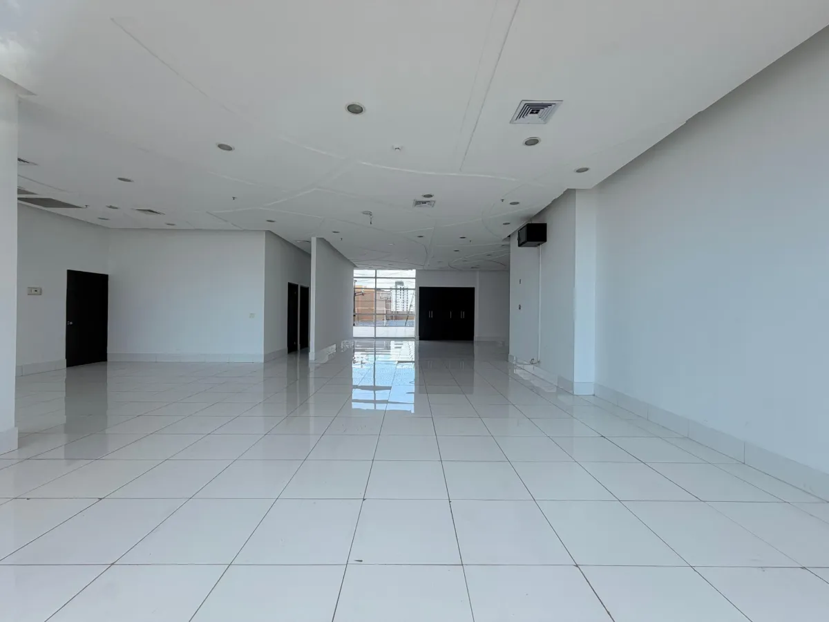 APT AMOBLADO PISO ALTO - WHITE TOWER - 121 M2