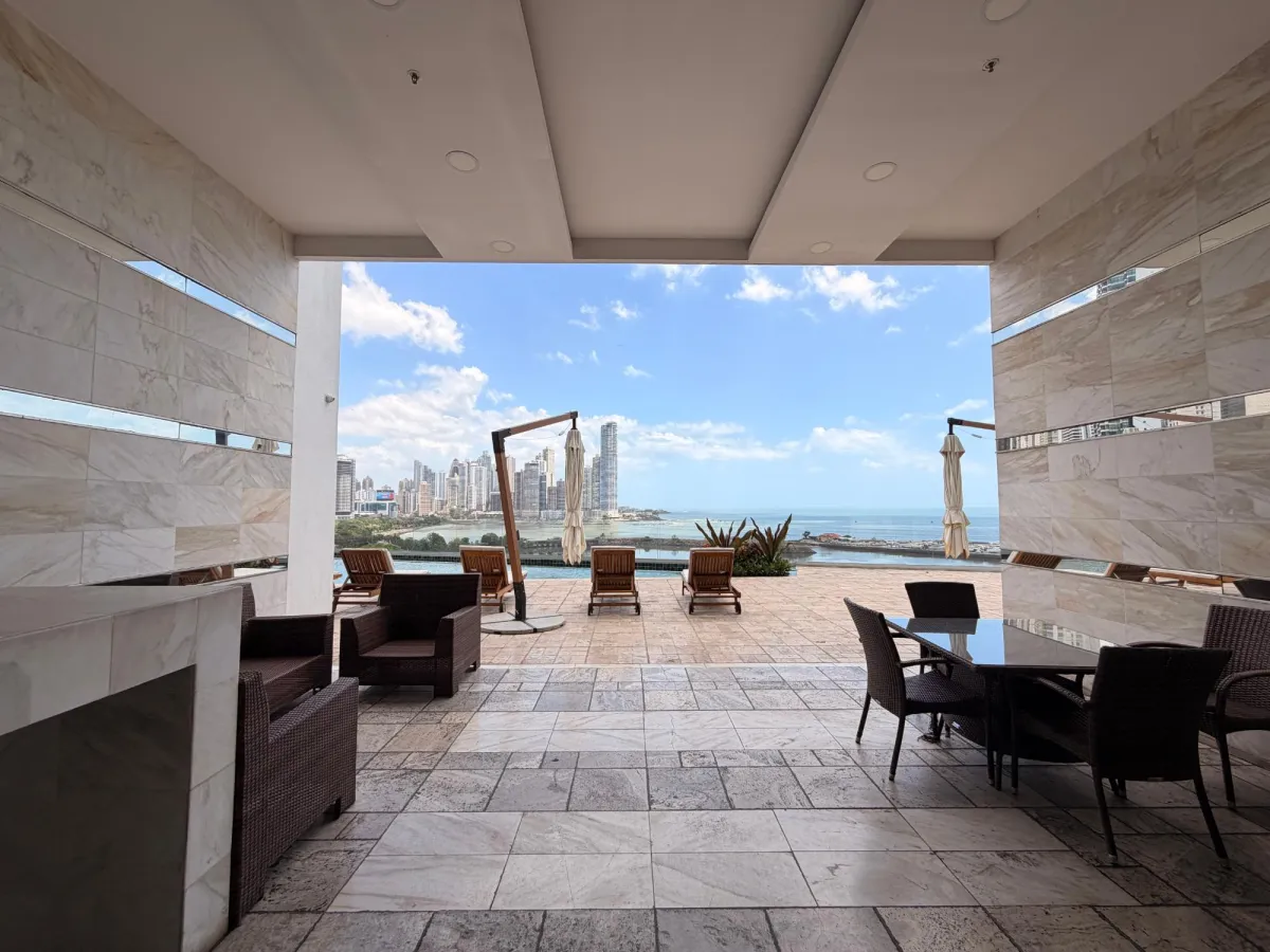 APT AMOBLADO PISO ALTO - WHITE TOWER - 121 M2
