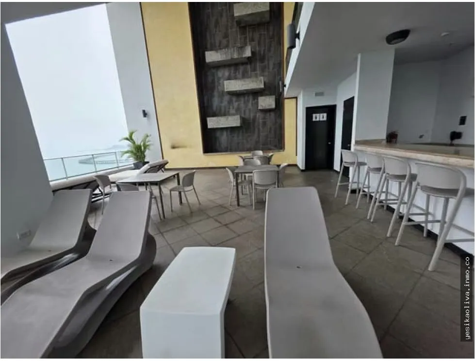 Venta de apartamento en avenida Balboa