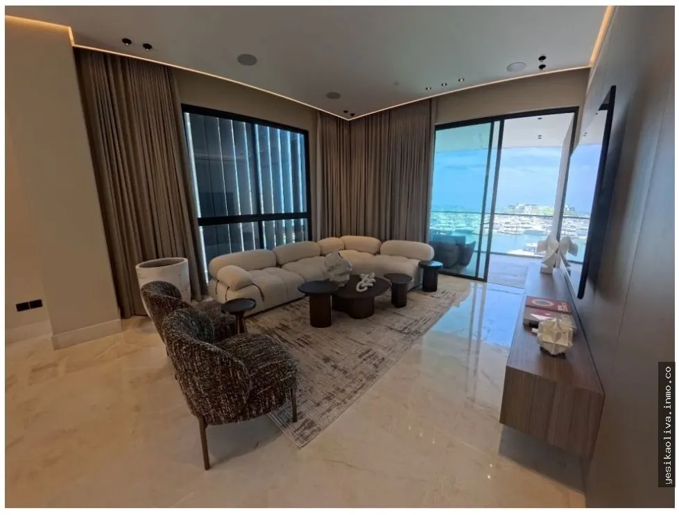 Luxury Waterfront Apartment for Sale in Ocean Reef