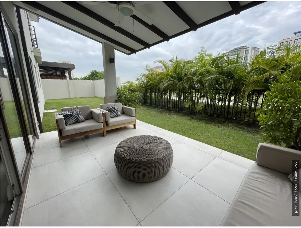 Venta de casa en Santa Maria de lujo 318mts2