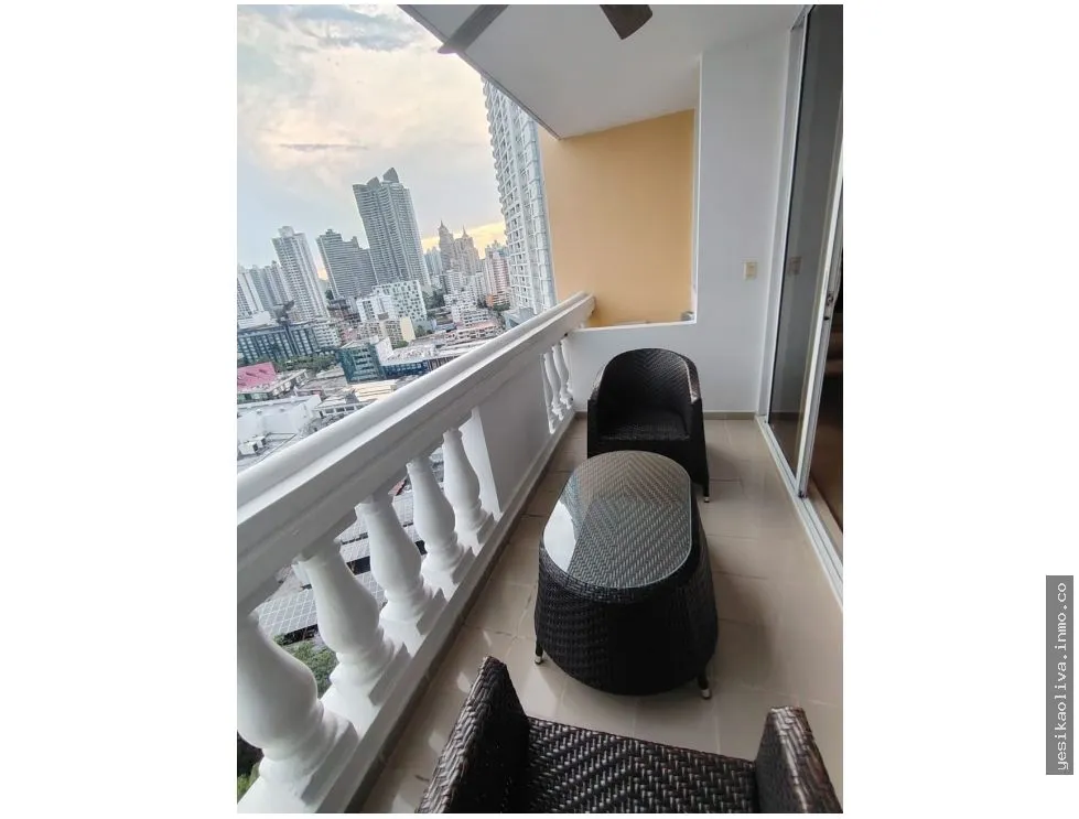 Alquiler de Apartamento Amoblado en Obarrio, piso alto (NEGOCIABLE)