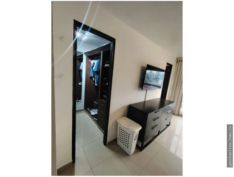 Alquiler de Apartamento Amoblado en Obarrio, piso alto (NEGOCIABLE)