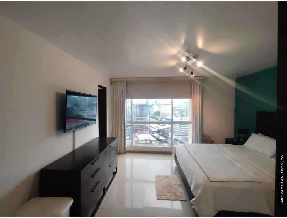 Alquiler de Apartamento Amoblado en Obarrio, piso alto (NEGOCIABLE)