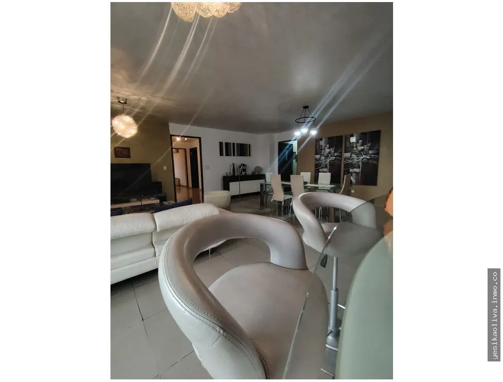 Alquiler de Apartamento Amoblado en Obarrio, piso alto (NEGOCIABLE)