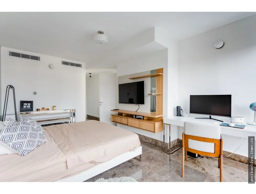 SALE OF EXCLUSIVE LUXURY APARTMENT ON AVENIDA BALBOA PH YOO