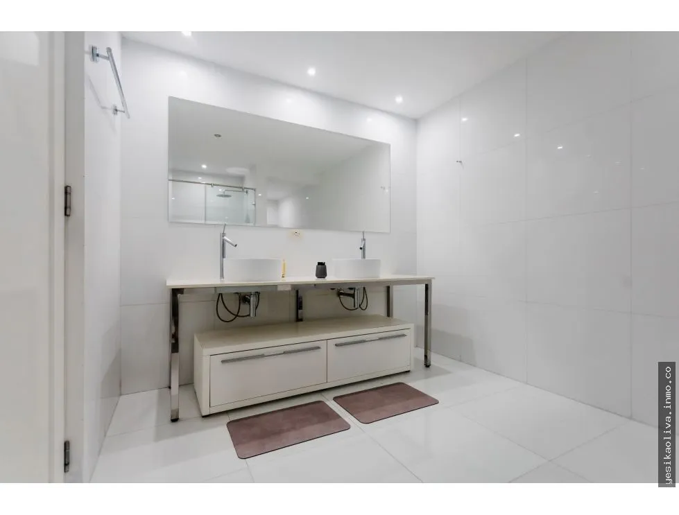 SALE OF EXCLUSIVE LUXURY APARTMENT ON AVENIDA BALBOA PH YOO