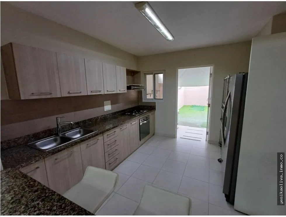 ALQUILER DE CASA EN VERSALLES