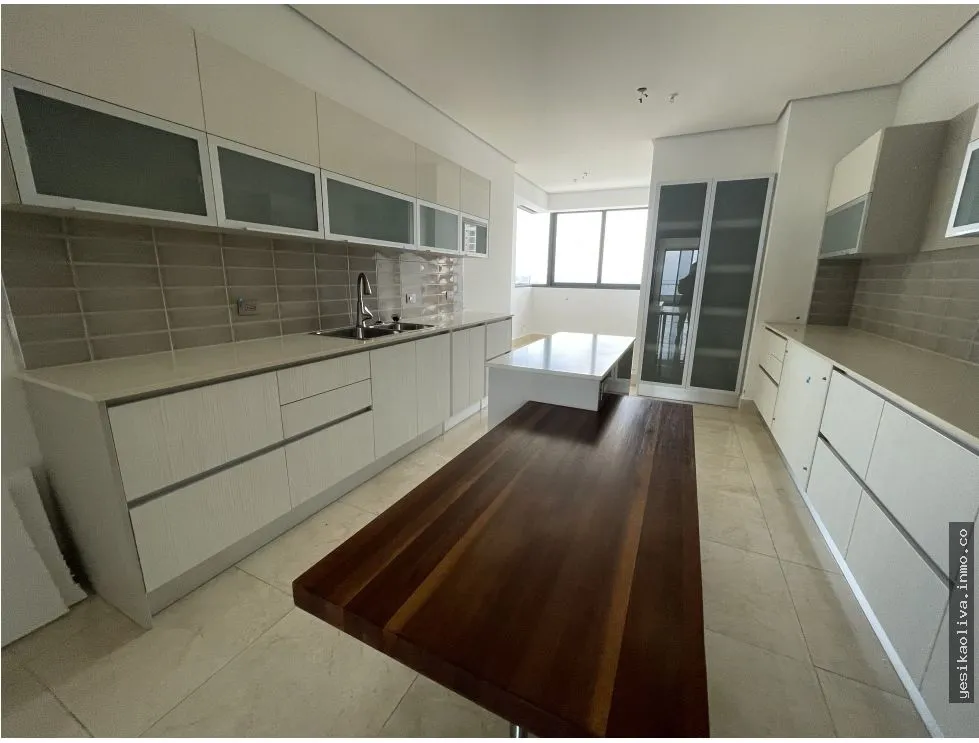 Venta de Apartamento en Costa del Este, Vista al Mar