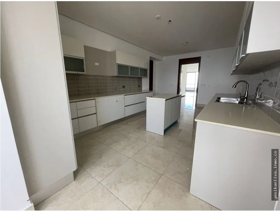 Venta de Apartamento en Costa del Este, Vista al Mar