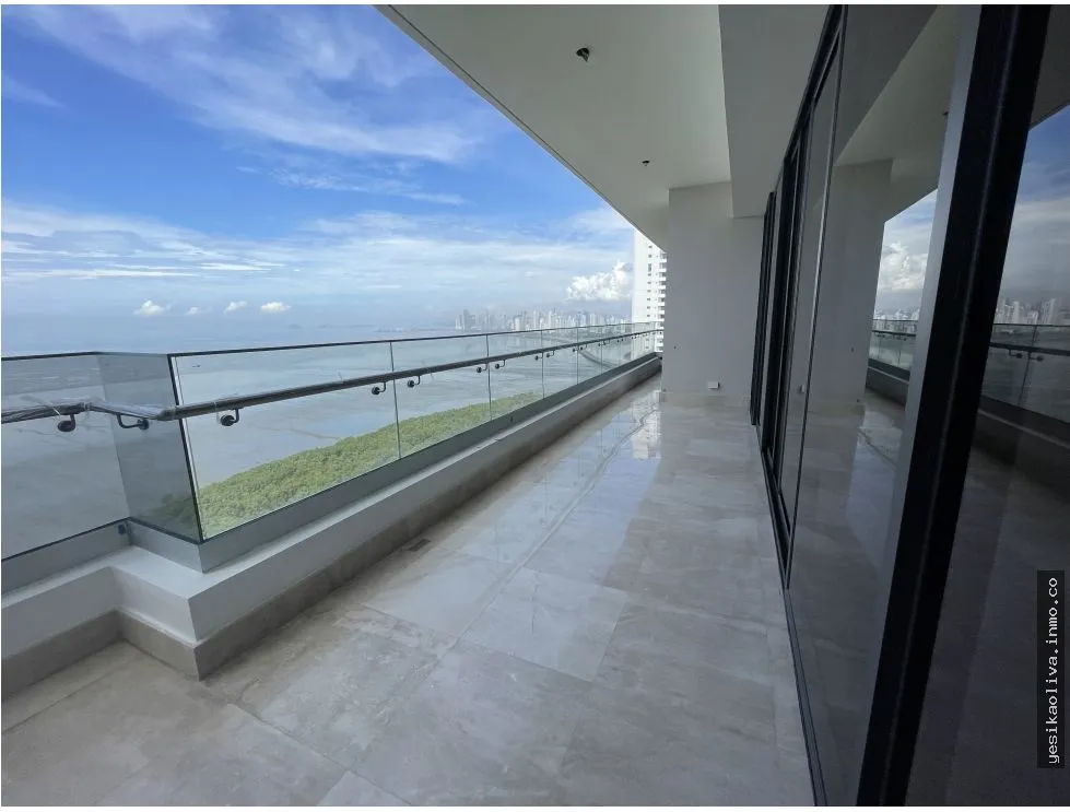Venta de Apartamento en Costa del Este, Vista al Mar
