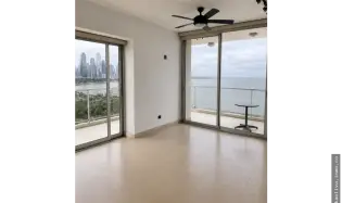 Venta de apartamento en Avenida Balboa