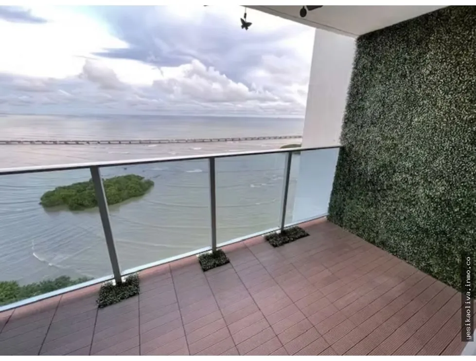 Venta de apartamento con vista al mar en Coco del Mar